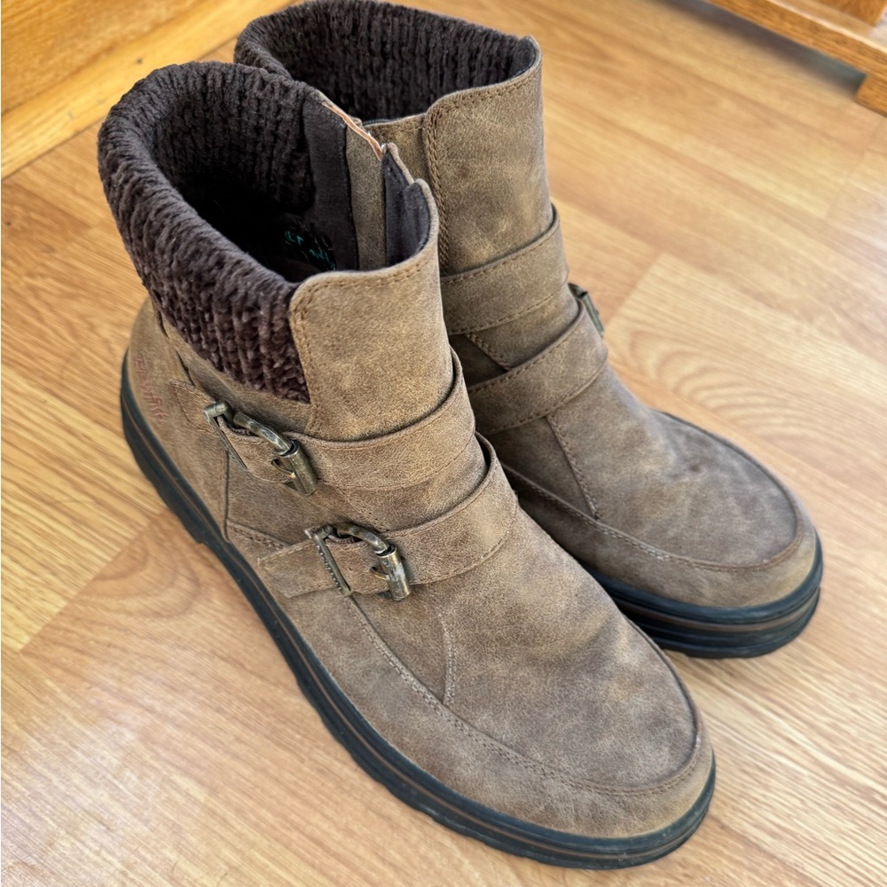 Women's Blowfish side zip boots with buckles! Sz 11